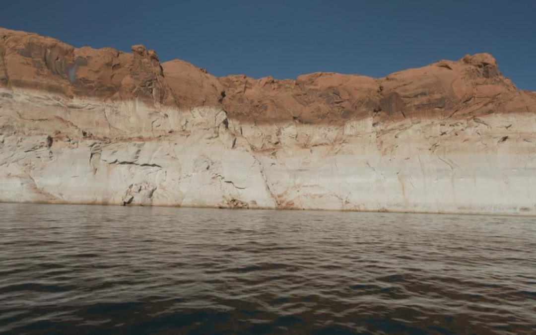 Photo of the basin wall at the Hoover dam showing bare rings where the water level used to be